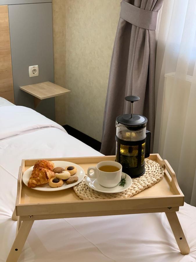 Navruz Hotel Tasjkent Exteriör bild