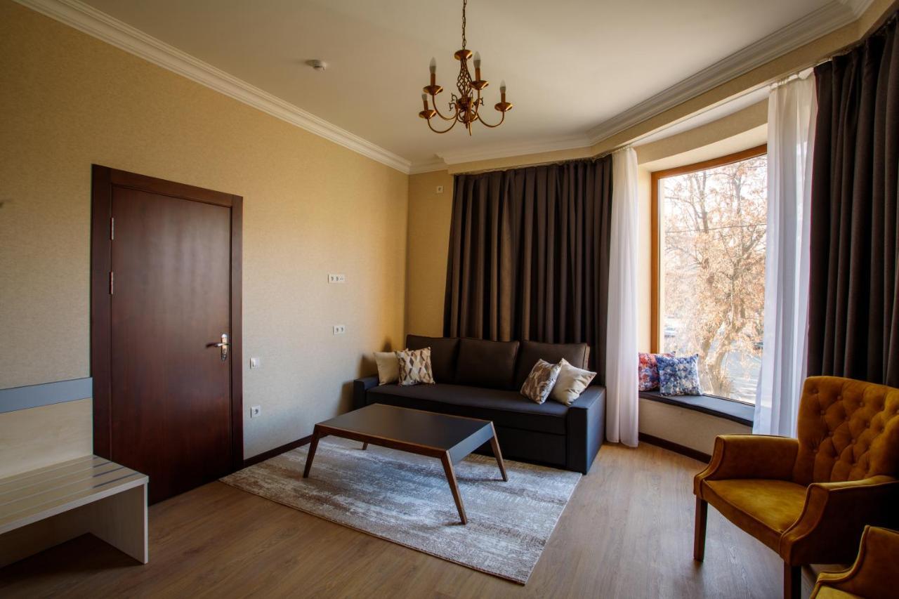 Navruz Hotel Tasjkent Exteriör bild
