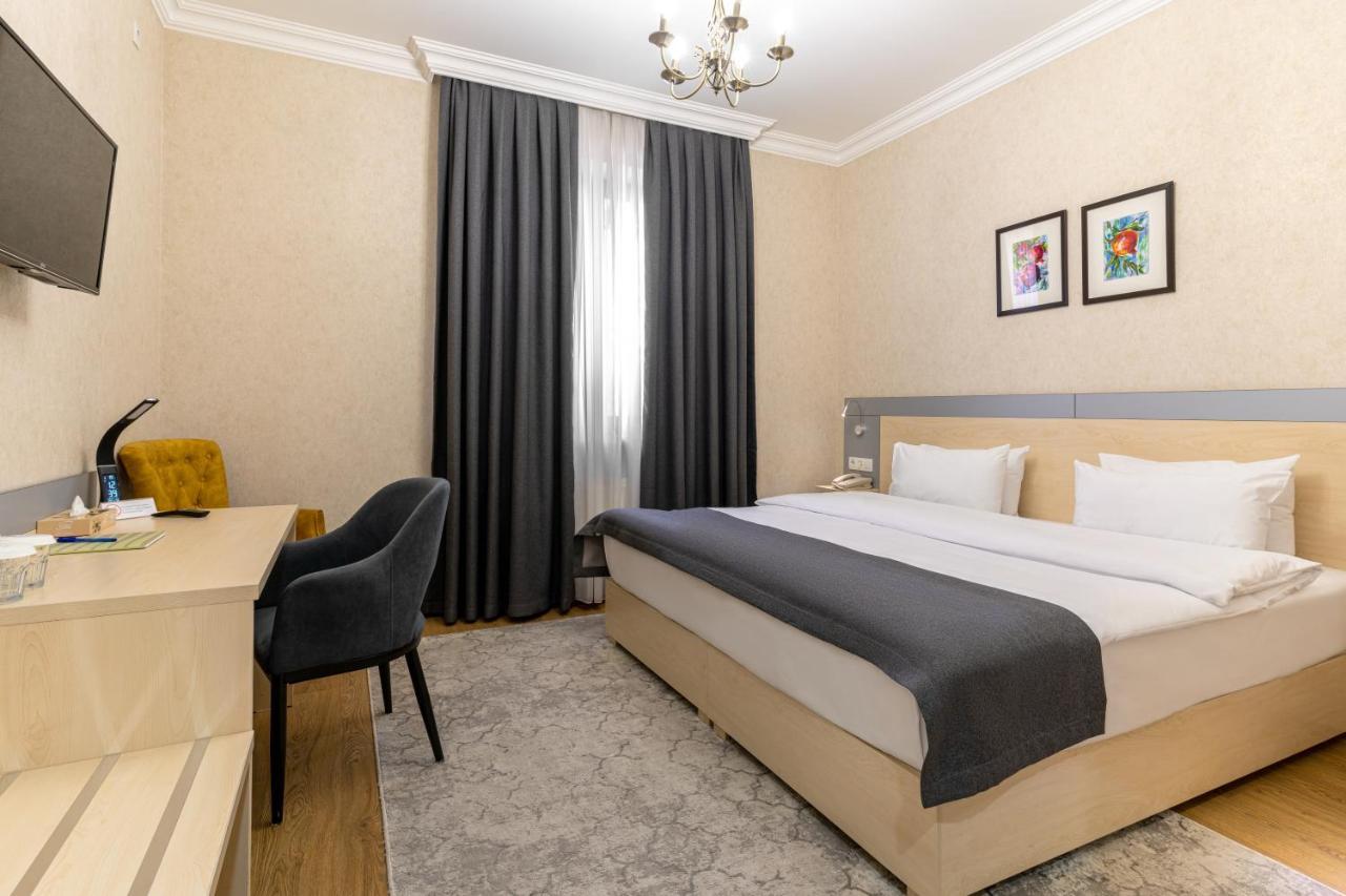 Navruz Hotel Tasjkent Exteriör bild